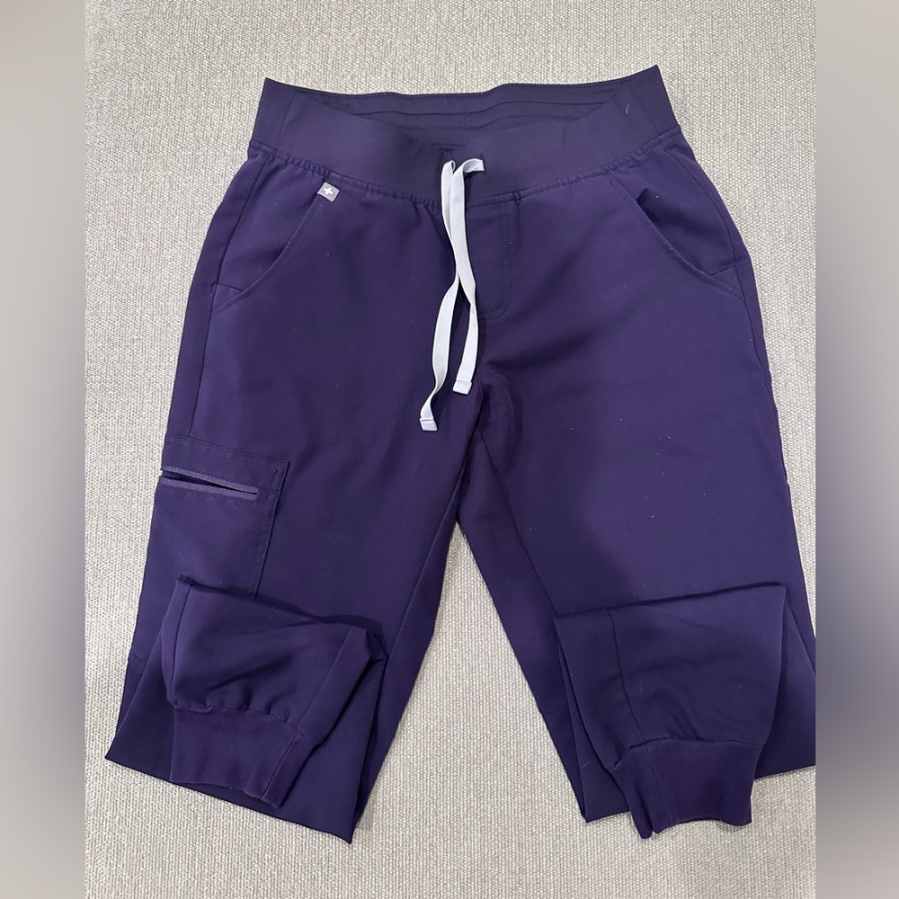 FIGS High Waisted Zamora Jogger Scrub Pants.